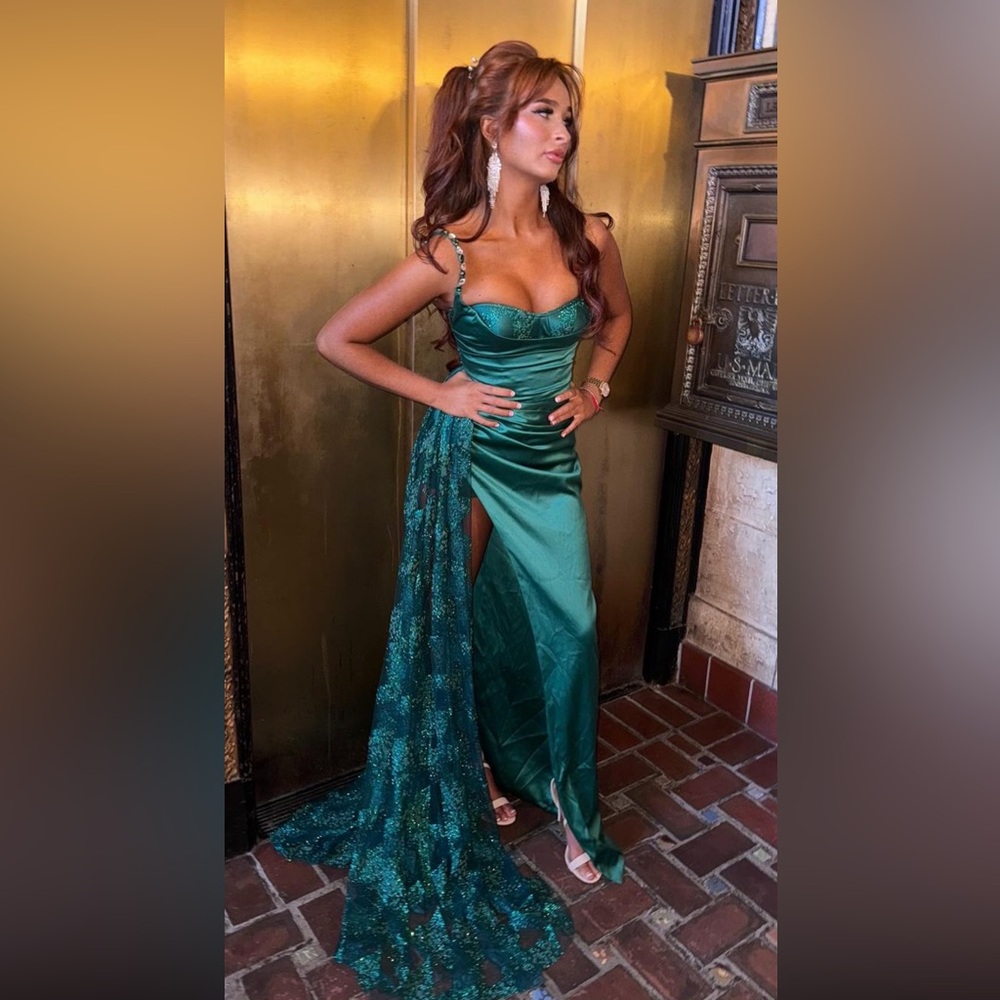 donamatoshiofficial dress worn once